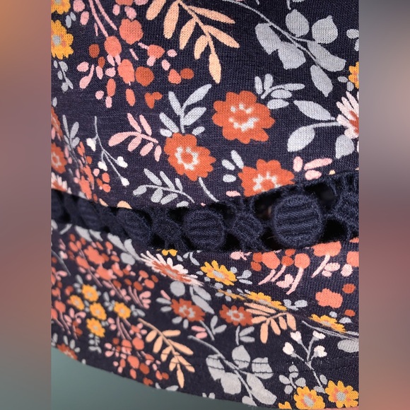 Sz S Lucky Brand Sleeveless Navy Blue Floral Top OpenNeck NWT Ladies ⭐️ - Picture 4 of 8